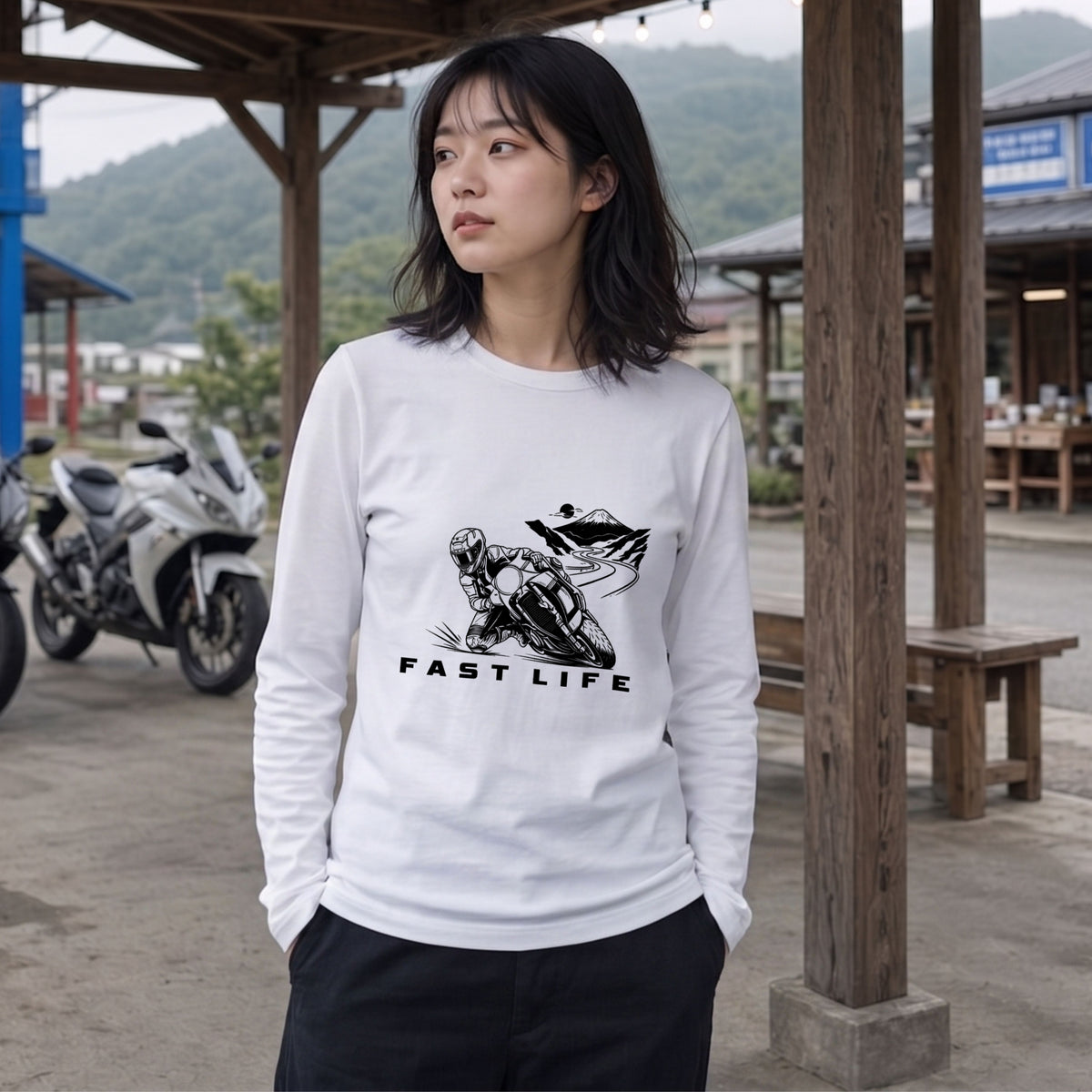 FAST LIFE | モーターサイクル レーサー イラスト モノトーン 長袖Tシャツ【バイク男子・バイク女子・ストリート・ギフト】