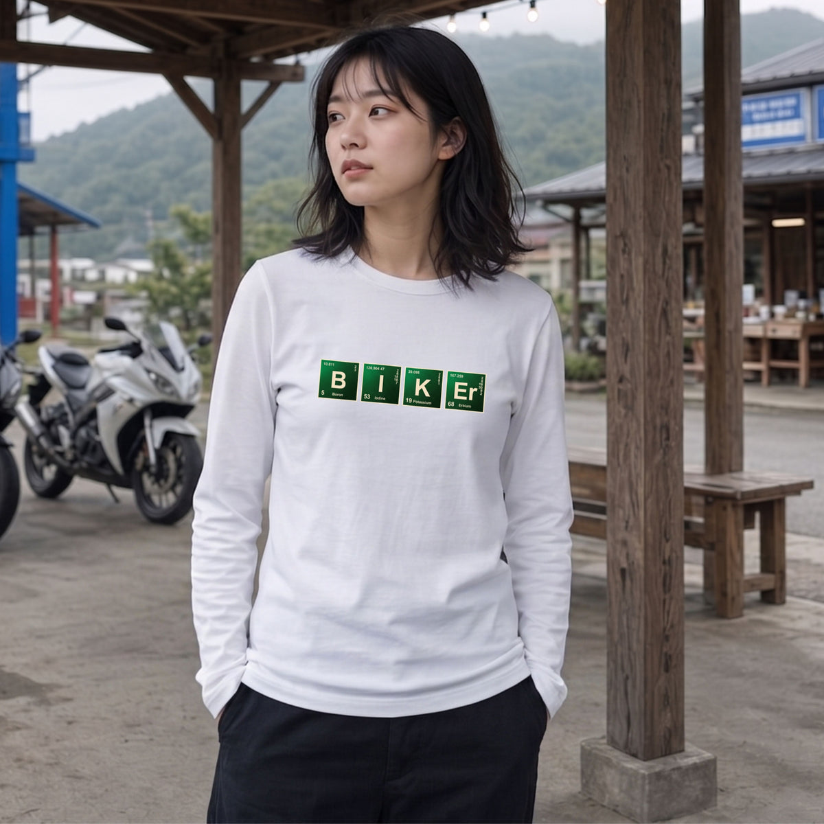 BIKER CHEMISTRY | 周期表 パロディ バイク ライダー 英字 ロゴ 長袖Tシャツ【バイク好き・ツーリングウェア・普段着・プレゼントに最適】