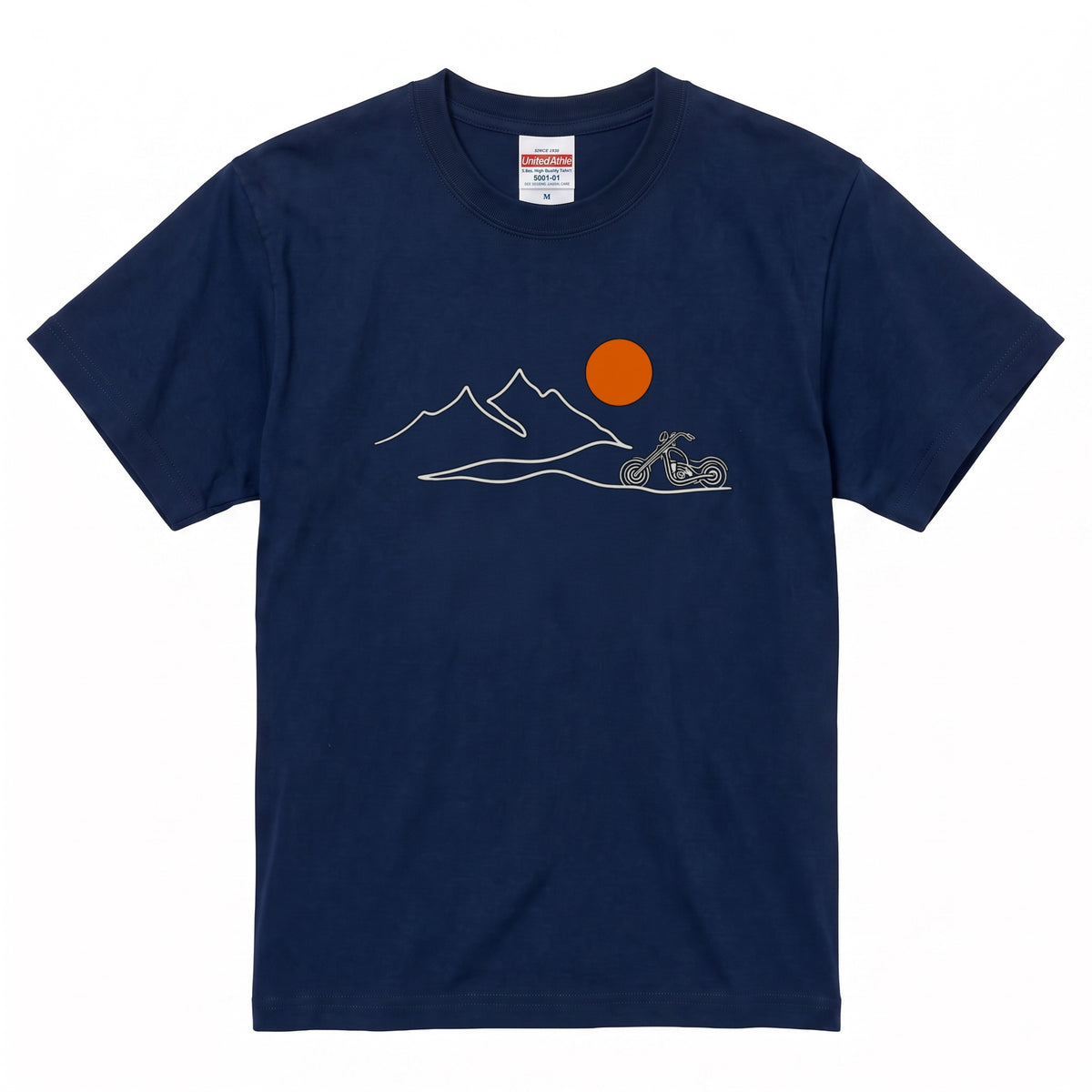 山脈と夕日バイク ミニマルデザインTシャツ | RIDERSMODE