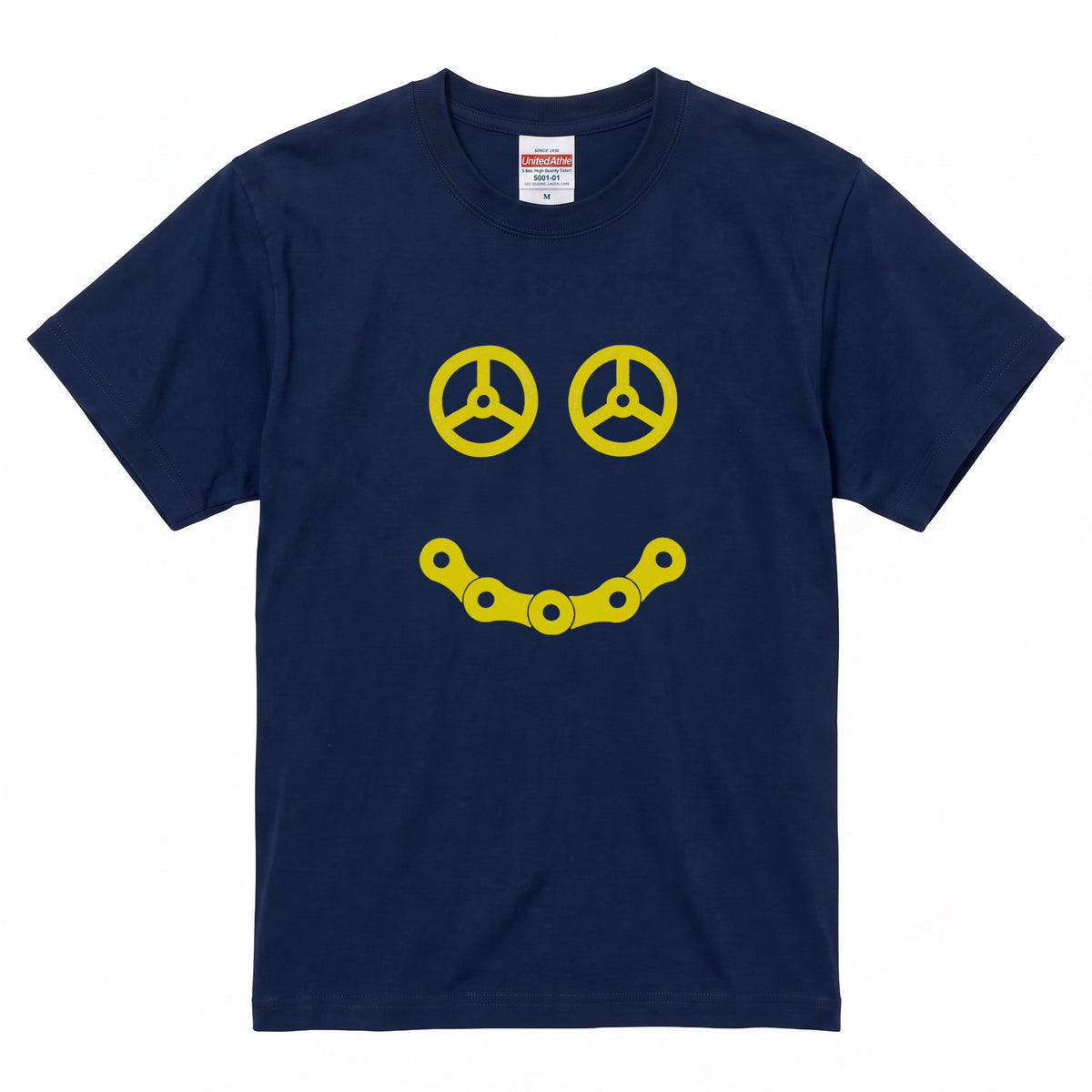 STEERING SMILE | 黄色 スマイル カーステアリング チェーン ミニマル グラフィック Tシャツ【バイク雑貨・普段着・メンズ・オシャレ・ギフトに最適】