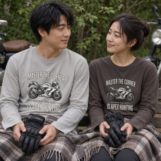 MASTER THE CORNER | モーターサイクル レーサー イラスト 英字ロゴ 長袖Tシャツ【バイク男子・バイク女子・ストリート・ギフト】