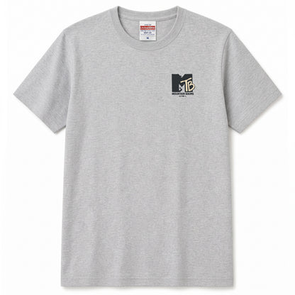 MOUNTAIN BIKING | ワンポイント レトロロゴ MTB 自転車男子 ストリート グラフィック Tシャツ【サイクルウェア・普段着・ツーリング・ユニセックス・ギフトに最適】