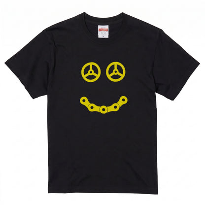 STEERING SMILE | 黄色 スマイル カーステアリング チェーン ミニマル グラフィック Tシャツ【バイク雑貨・普段着・メンズ・オシャレ・ギフトに最適】