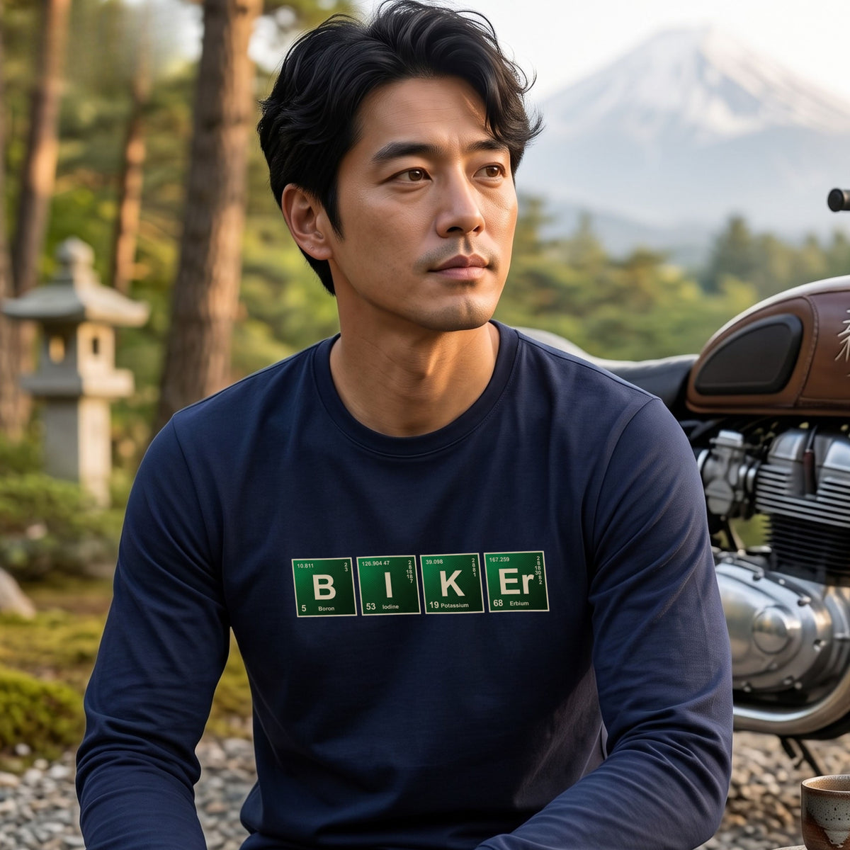 BIKER CHEMISTRY | 周期表 パロディ バイク ライダー 英字 ロゴ 長袖Tシャツ【バイク好き・ツーリングウェア・普段着・プレゼントに最適】
