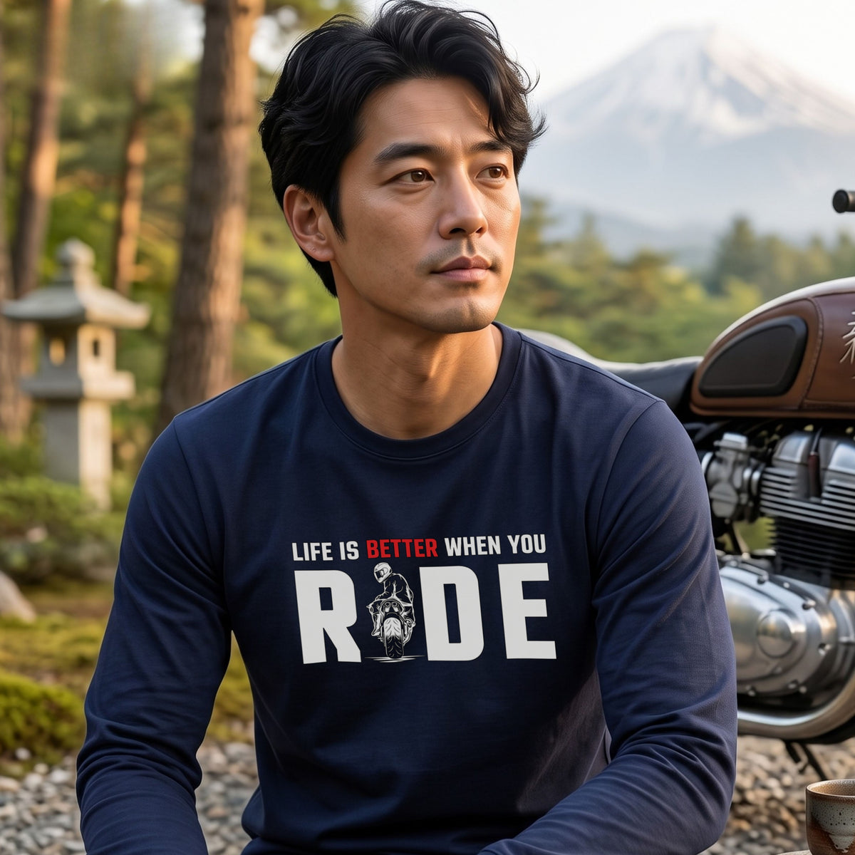 LIFE IS BETTER WHEN YOU RIDE | スーパースポーツ バイク ライダー 英字ロゴ スポーティ グラフィック 長袖Tシャツ【バイク雑貨・ツーリング・カジュアル・ギフトに最適】
