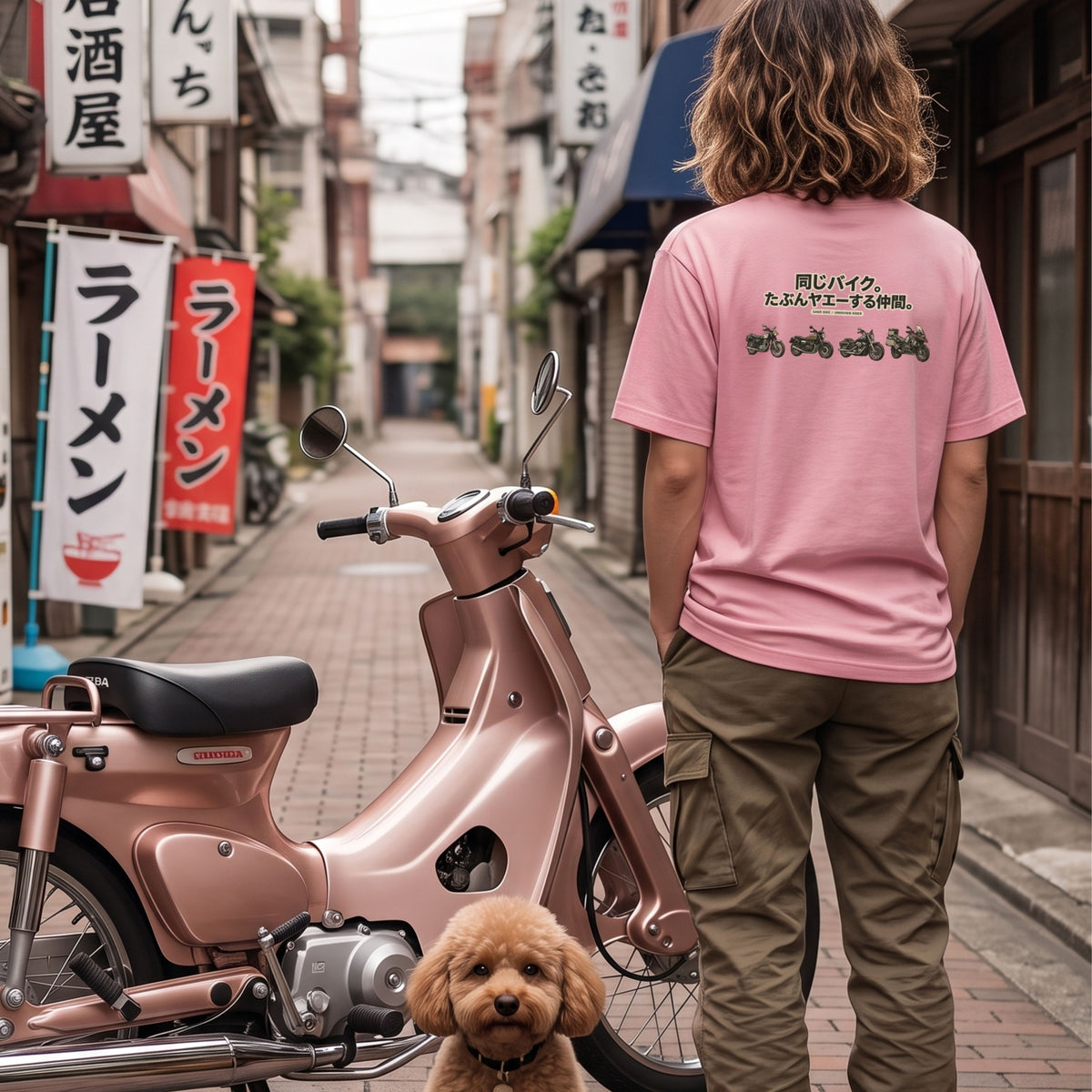 同じバイク。たぶんヤエーする仲間。 バイク バックプリントTシャツ