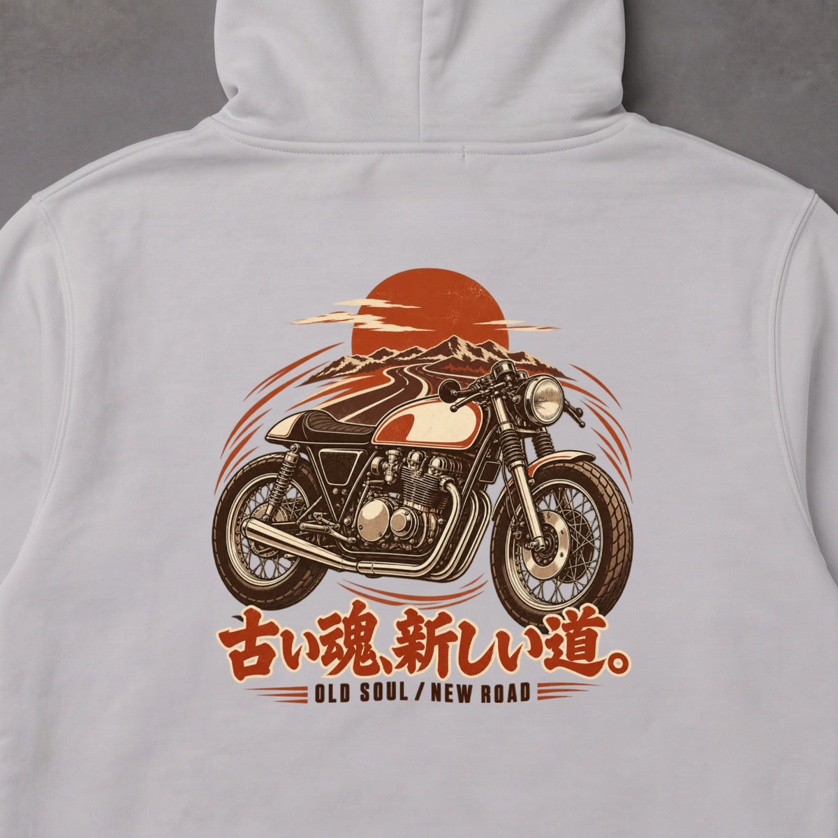 古い魂、新しい道。 バイク パーカー ｜バックプリント