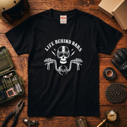 LIFE BEHIND BARS | レトロ スカル ハンドルバー ライダース Tシャツ【バイク乗りの日常・カスタム・オシャレ・ギフトに最適】