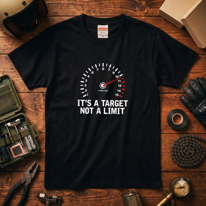 IT'S A TARGET | バイク メーター レッドゾーン グラフィック Tシャツ【バイク乗りの日常・ワインディング・オシャレ・ギフトに最適】