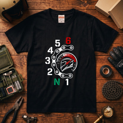 MOTO SHIFT CHAIN | バイクチェーン メーター レッドライン グラフィック Tシャツ【バイク乗りの日常・ツーリング・オシャレ・ギフトに最適】