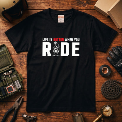 WHEN YOU RIDE | バイクライフ スタイリッシュ タイポグラフィ グラフィック Tシャツ【バイク乗りの日常・ツーリング・オシャレ・ギフトに最適】