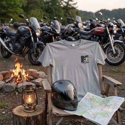 MOUNTAIN BIKING | ワンポイント レトロロゴ MTB 自転車男子 ストリート グラフィック Tシャツ【サイクルウェア・普段着・ツーリング・ユニセックス・ギフトに最適】