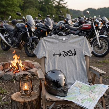 BIKE HEARTBEAT | スーパースポーツ 心電図ライン モノトーン グラフィック Tシャツ【バイク乗りの日常・峠・オシャレ・ギフトに最適】