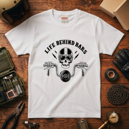 LIFE BEHIND BARS | レトロ スカル ハンドルバー ライダース Tシャツ【バイク乗りの日常・カスタム・オシャレ・ギフトに最適】