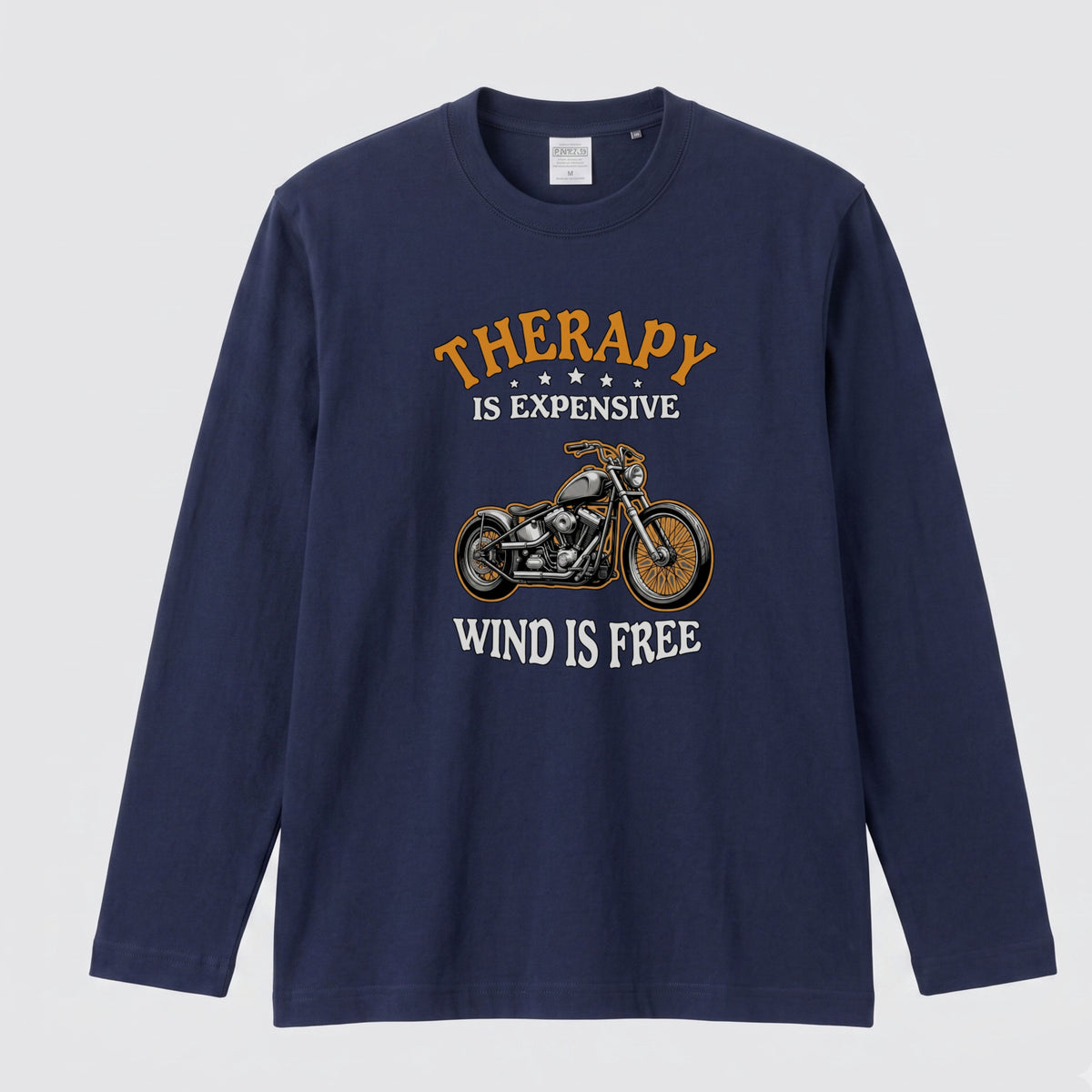 WIND IS FREE | モーターサイクル レトロ イラスト 英字ロゴ 長袖Tシャツ【バイク男子・バイク女子・ストリート・ギフト】